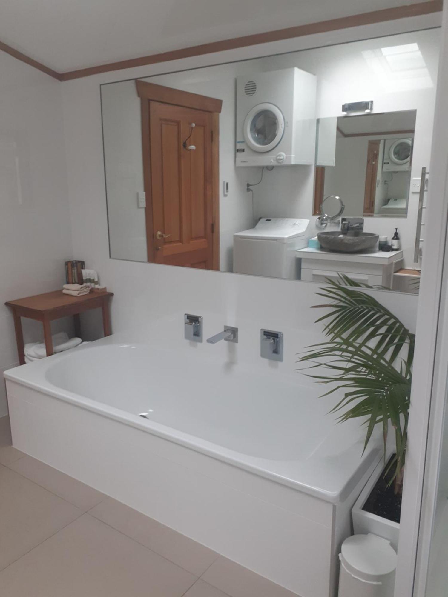 Tarawhata Thermal Apartment New Plymouth Kültér fotó